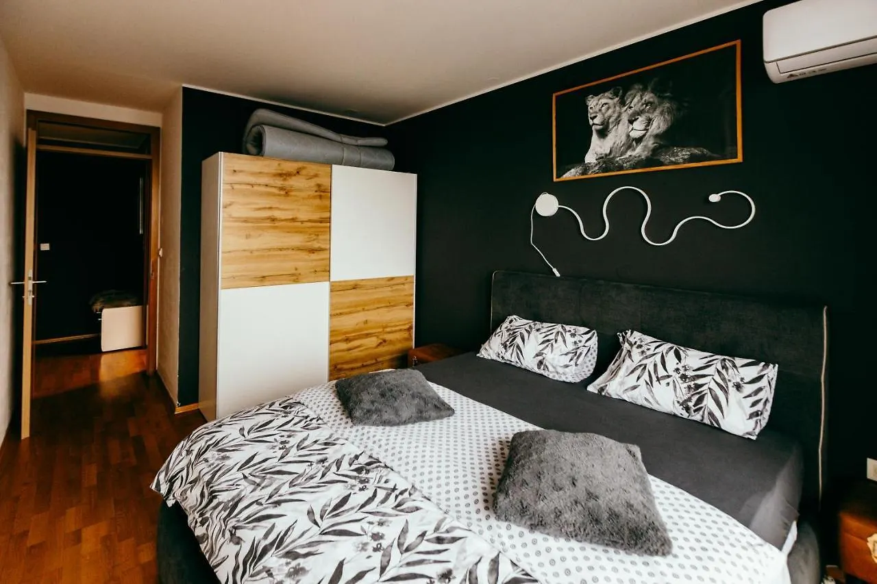 Hermes Apartment & 2 Free Garage Secured Parkings Slovenia