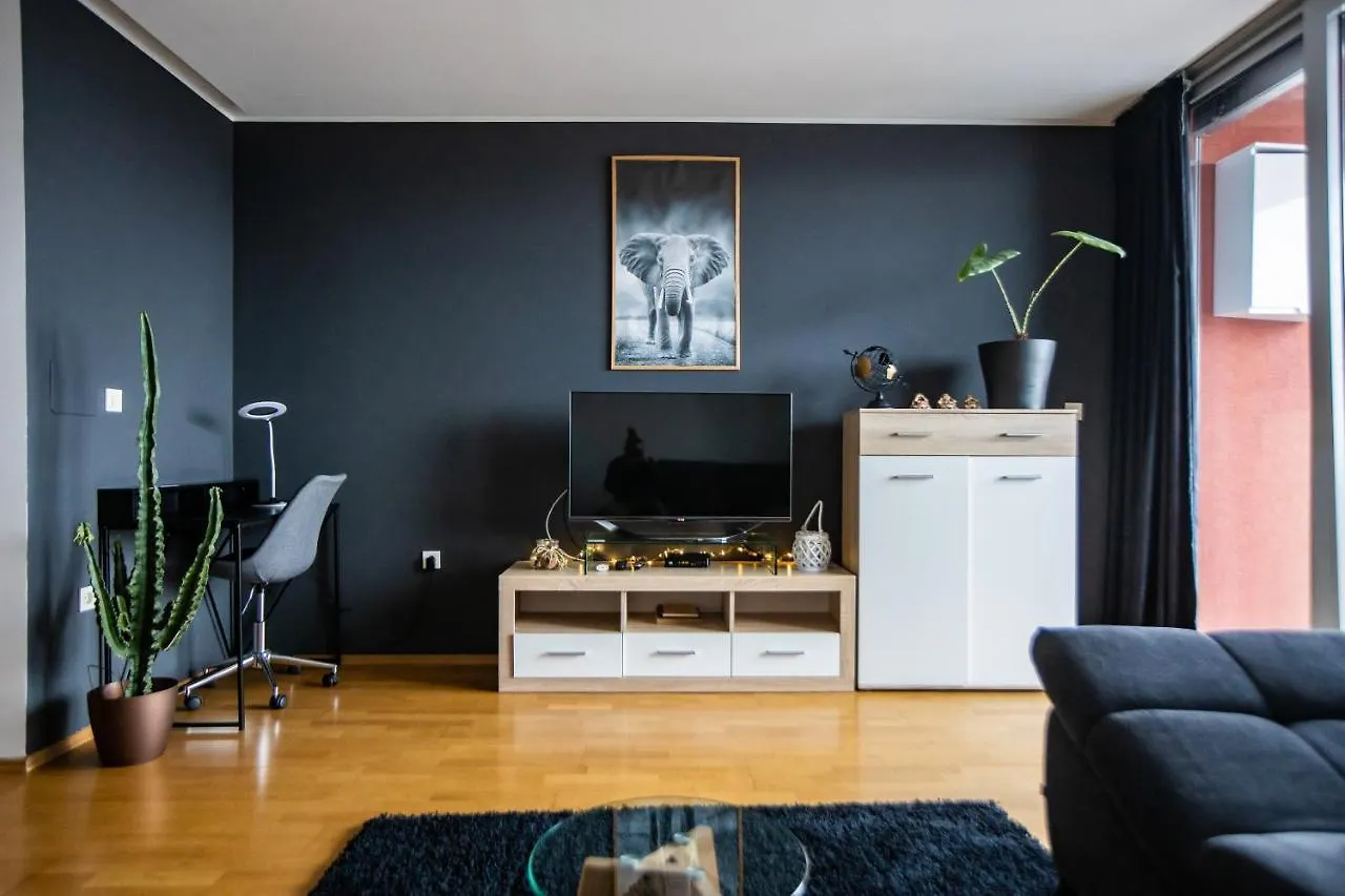 Hermes Apartment & 2 Free Garage Secured Parkings Slovenia